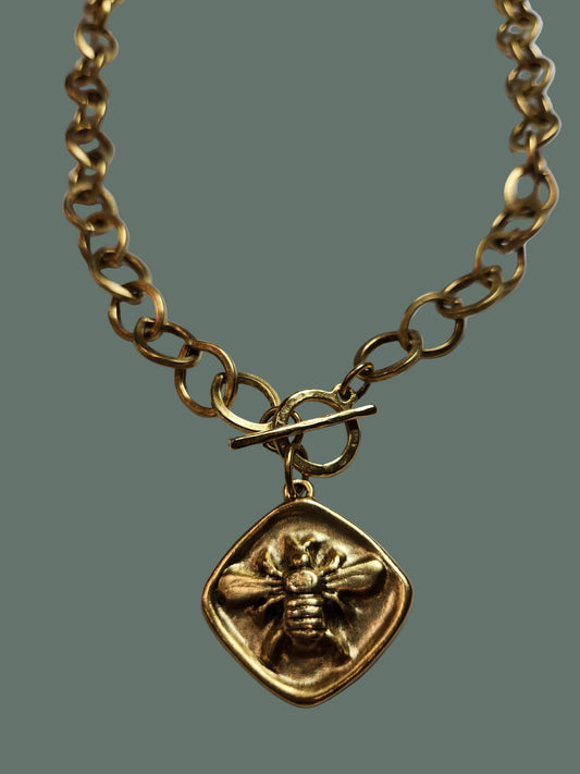 Bee Oval Link Toggle Necklace 24"