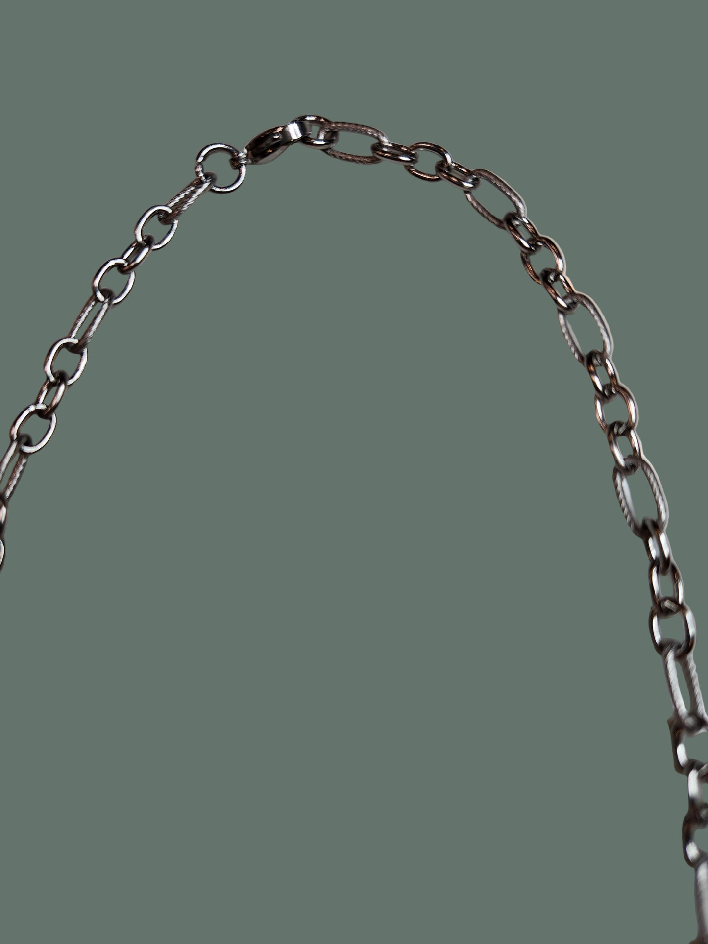 Cross Elongated Skinny/Alternating Link Necklace