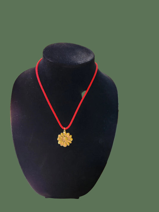 Daisy Gold Pendant/Skinny Chord Necklace