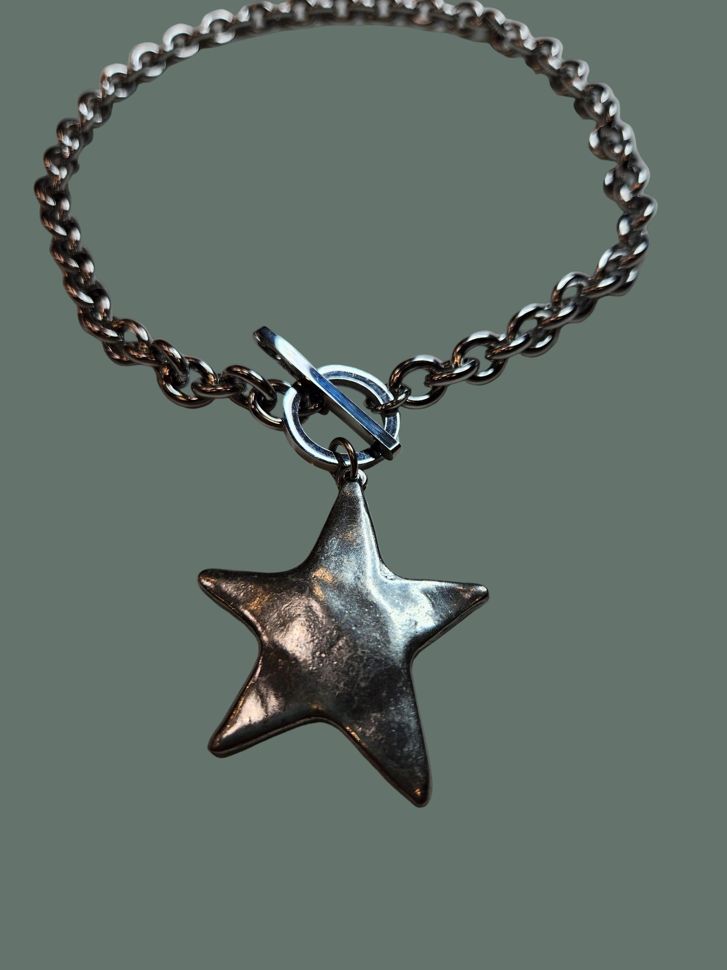 Star Chunky Toggle Pendant Necklace